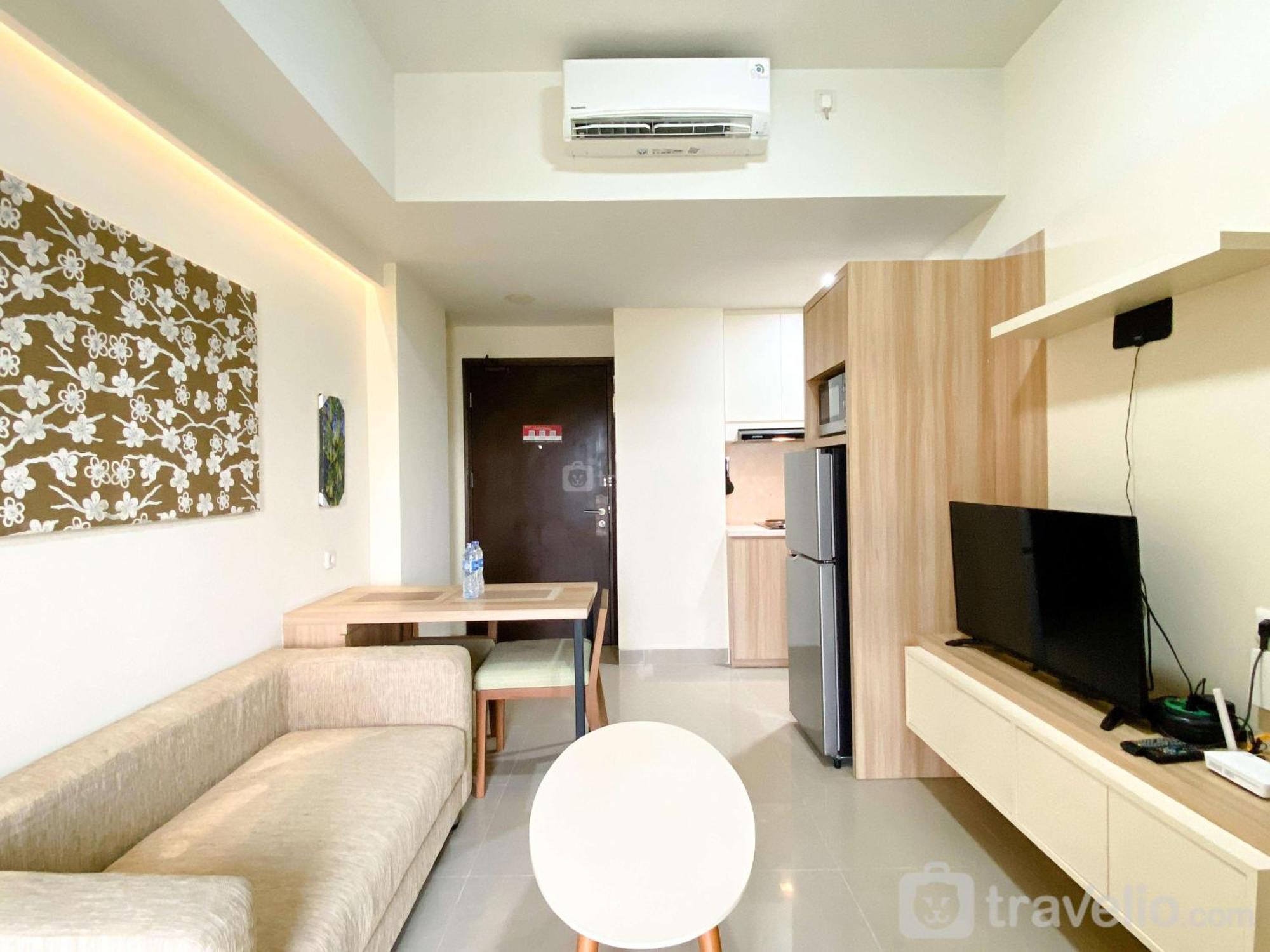 Stunning And Homey 2Br Apartment Mustika Golf Residence By Travelio Cikarang Ngoại thất bức ảnh