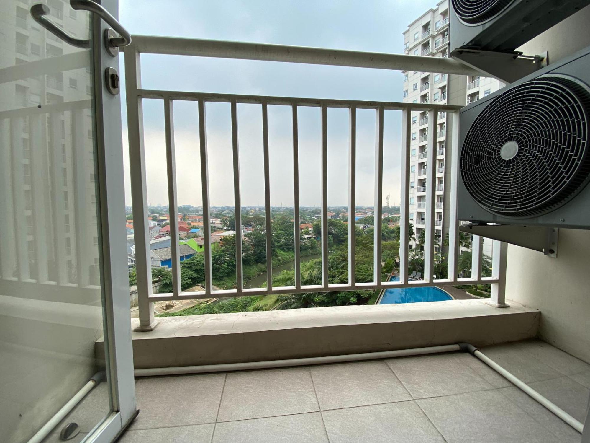 Stunning And Homey 2Br Apartment Mustika Golf Residence By Travelio Cikarang Ngoại thất bức ảnh